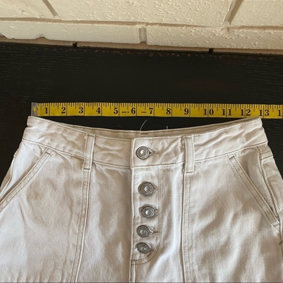 Free People We The Free Jesse Carpenter Button Fly Raw Hem Jean Shorts Size 24 - Picture 7 of 9